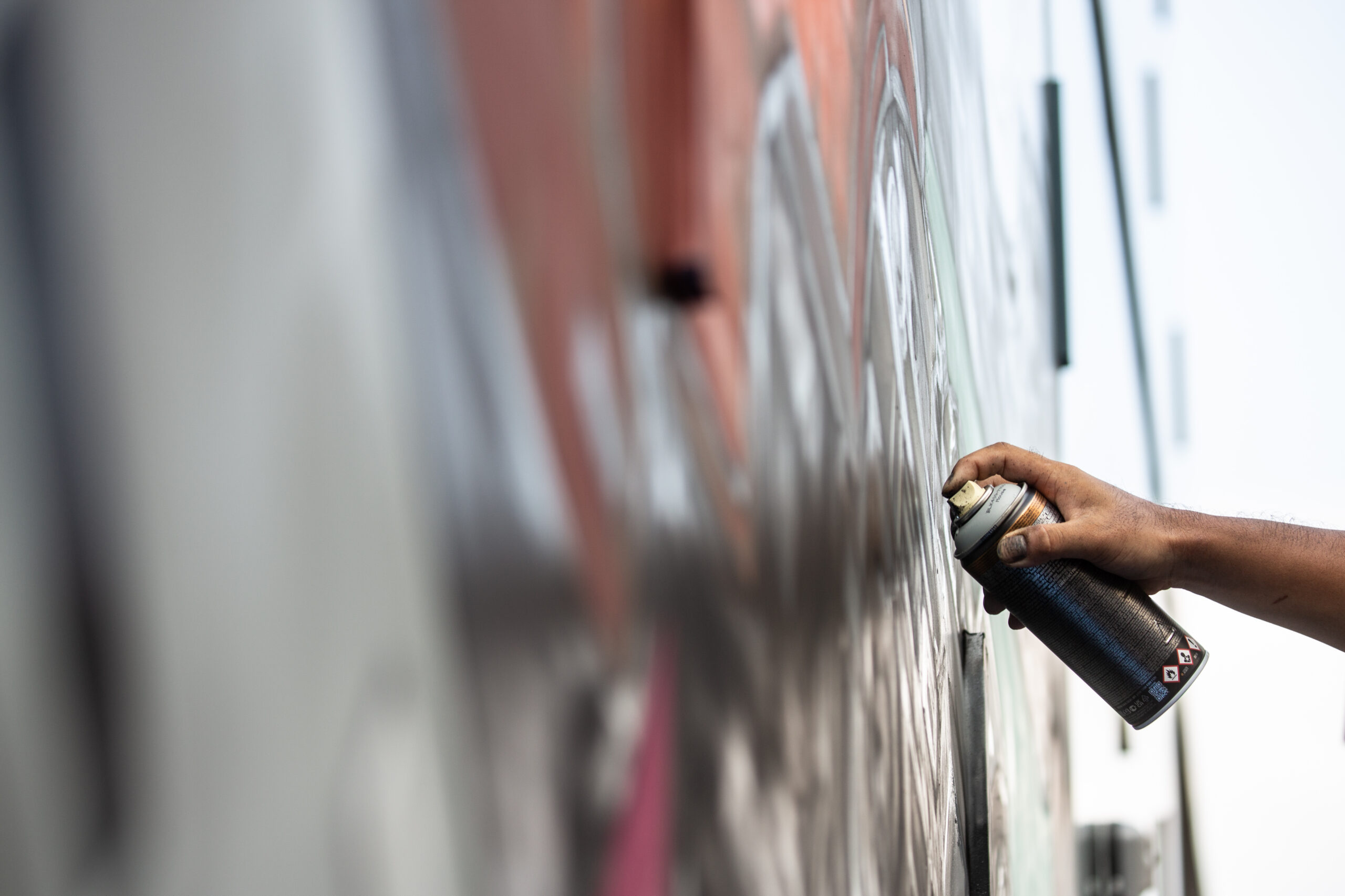 アート文化の活性化と街の賑わいづくりを目指したアーティストコラボ